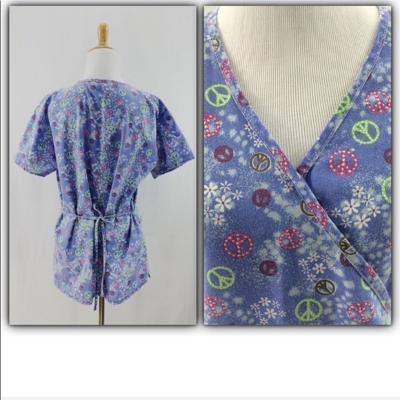 Absolute mock wrap peace sign scrubs top size M - Picture 3 of 3